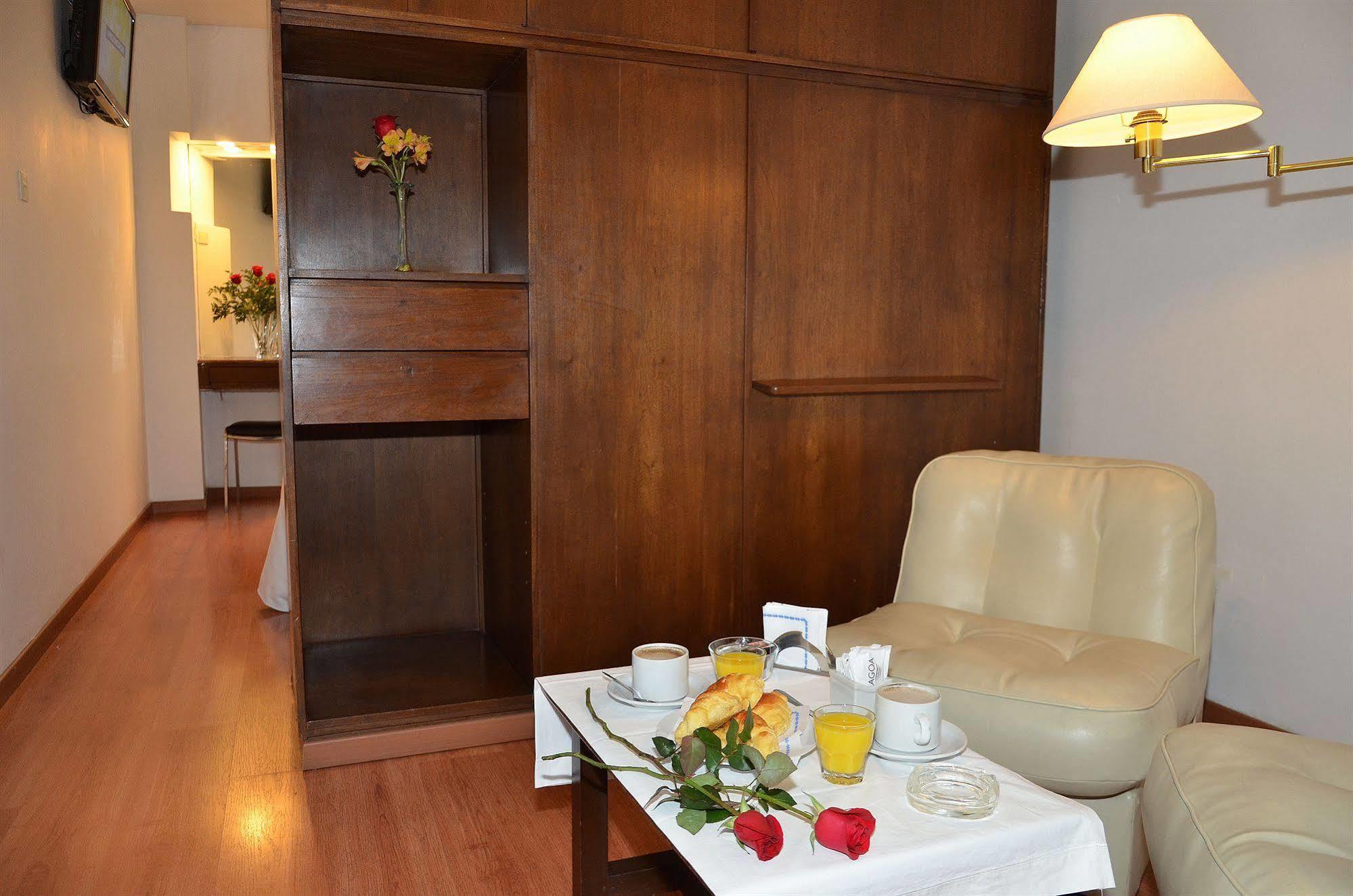 Ecuador Hotel Буенос Айрес Екстериор снимка