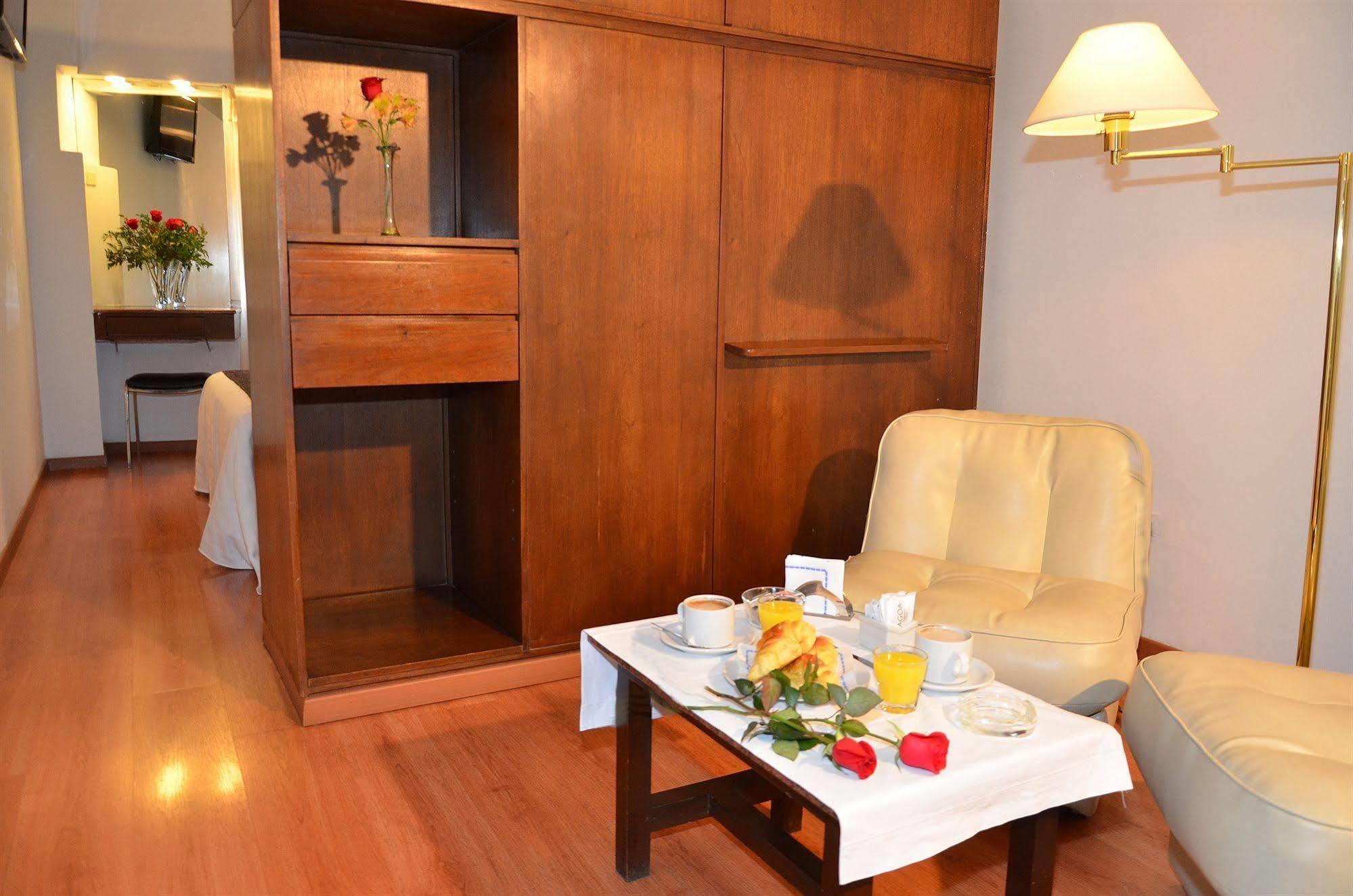 Ecuador Hotel Буенос Айрес Екстериор снимка