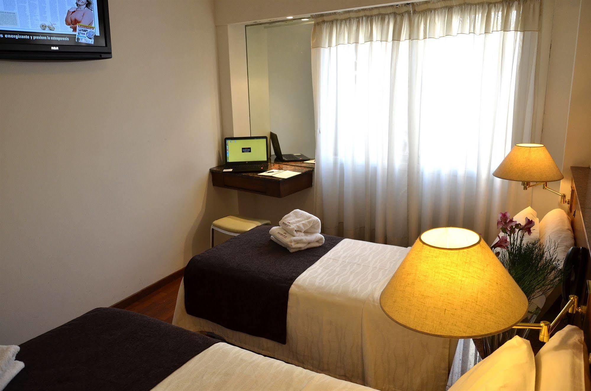 Ecuador Hotel Буенос Айрес Екстериор снимка