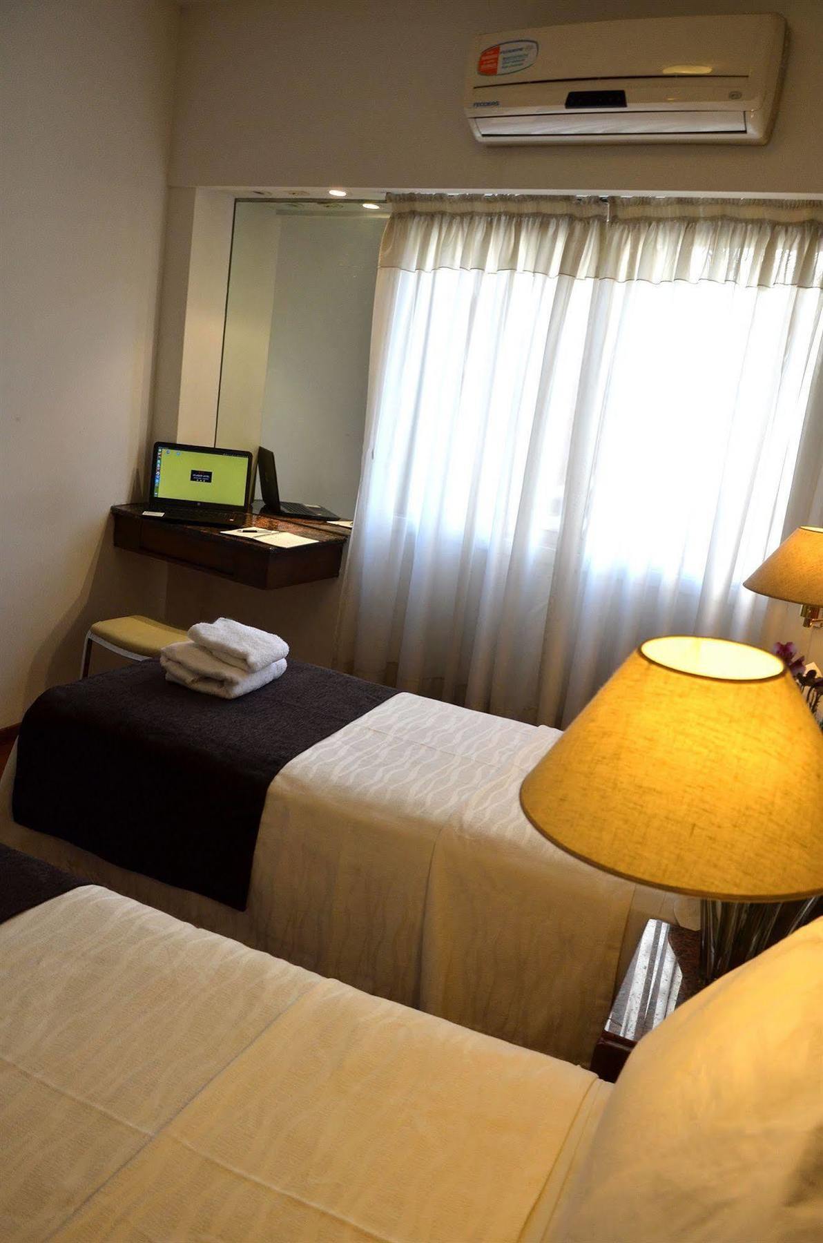 Ecuador Hotel Буенос Айрес Екстериор снимка